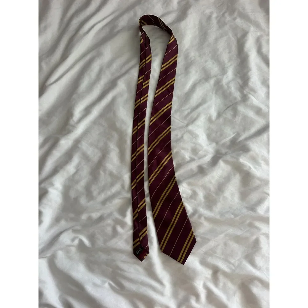 Harry Potter Universal Orlando Gryffindor 100% Silk Tie Burgundy Gold Stripe